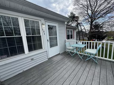232 London Ct #232, Egg Harbor Township, NJ 08234