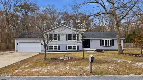 506 Forrest Brook Dr, Galloway, NJ 08205