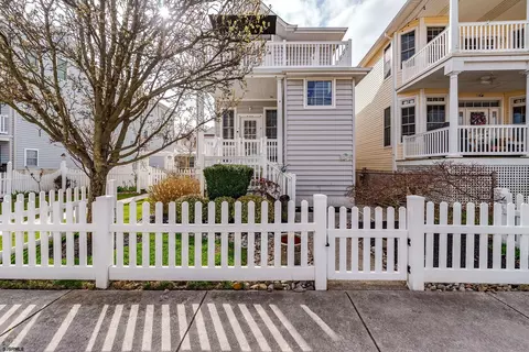 921 Bay Ave #1, Ocean City, NJ 08226