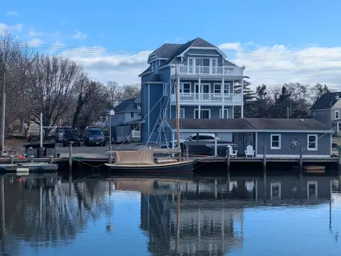 230 S Green St, Tuckerton, NJ 08087