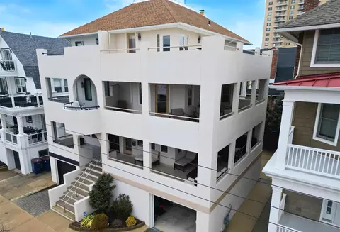 105 S Frankfort Ave, Ventnor City, NJ 08406