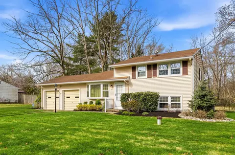 211 Elaine Dr, Galloway, NJ 08205