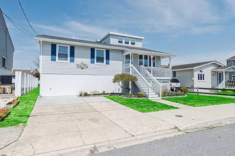 407 W Shore Dr, Brigantine, NJ 08203