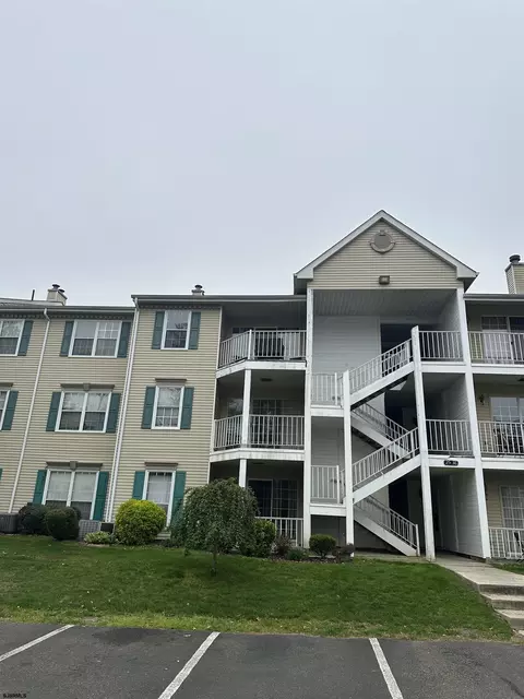 32 Iroquois Dr #32, Absecon, NJ 08205