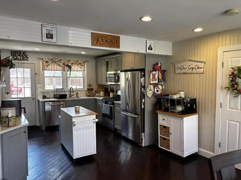 Kitchen - 308 E Key Dr, Galloway, NJ 08205 photo 2 of 3