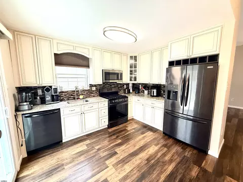 Kitchen - 715 Eagle Point Ct, Smithville, NJ 08205 photo 2 of 3