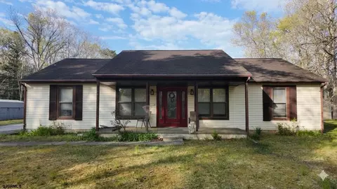 211 E Sturbridge Ct, Galloway, NJ 08205