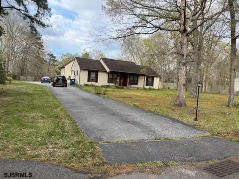 211 E Sturbridge Ct, Galloway, NJ 08205