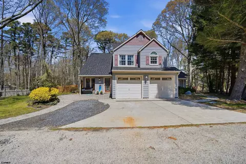 733 Whalers Cove Ct, Smithville, NJ 08205