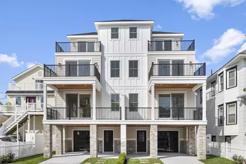 12 N Newport Ave, Ventnor City, NJ 08406