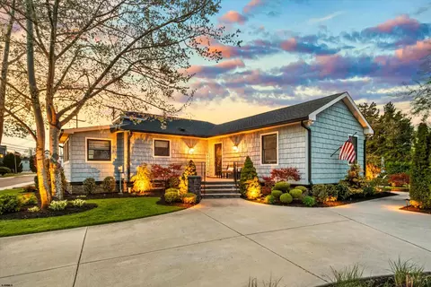 33 Harbor Ln, Somers Point, NJ 08244