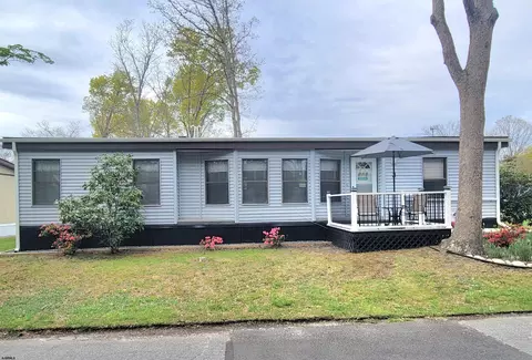 301 Jetty Dr, Egg Harbor Township, NJ 08234