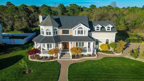 11 Osprey Ct, Egg Harbor Township, NJ 08234