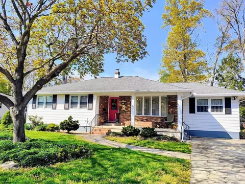 537 Marita Ann Dr, Northfield, NJ 08225