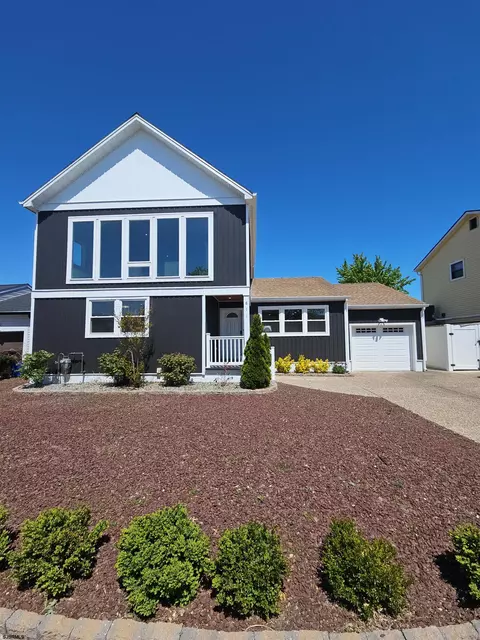 811 N Burghley Ave, Ventnor City, NJ 08406