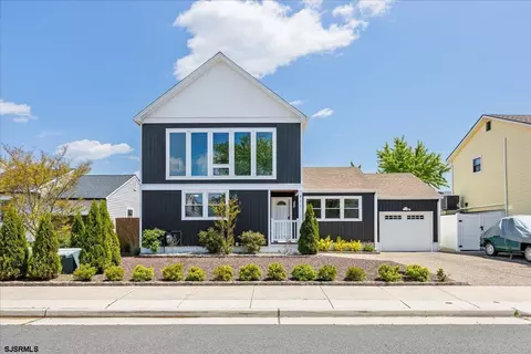 811 N Burghley Ave, Ventnor City, NJ 08406