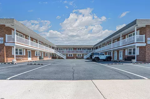 21 S Monroe B8 Ave #8B, Margate City, NJ 08402