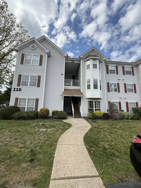 5 Navajo Ct #5, Galloway, NJ 08205