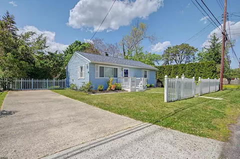 6305 Palmer Ave, Mays Landing, NJ 08330