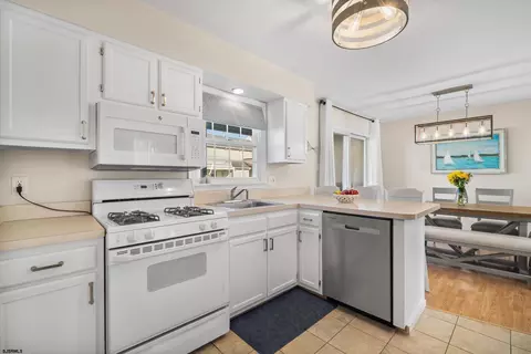 Kitchen - 321 Seashell Ln, Brigantine, NJ 08203 photo 2 of 4