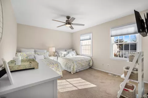 Bedroom - 321 Seashell Ln, Brigantine, NJ 08203 photo 3 of 4