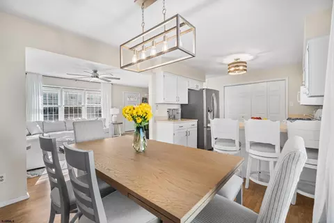Dining - 321 Seashell Ln, Brigantine, NJ 08203 photo 4 of 4