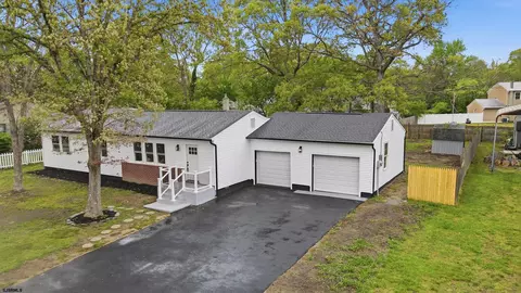 20 Rushwood Dr, Egg Harbor Township, NJ 08234