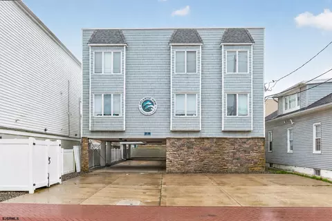 22 S Washington Ave, Margate City, NJ 08402