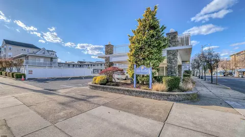 900 Wesley Ave #203, Ocean City, NJ 08226