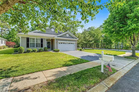 101 Newcastle Ct, Galloway, NJ 08205