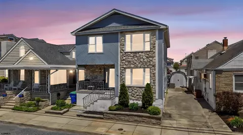 107 N Clarendon Ave, Margate City, NJ 08402