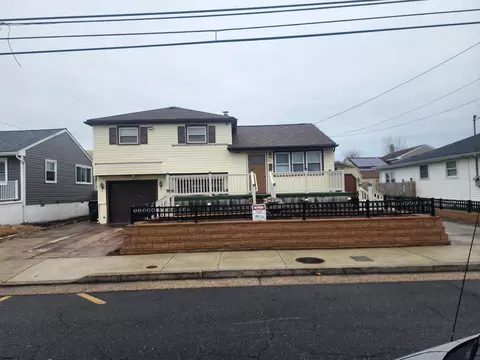 1121 N Michigan Ave, Atlantic City, NJ 08401