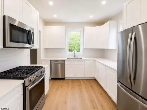 105 N Newport Ave, Ventnor City, NJ 08406