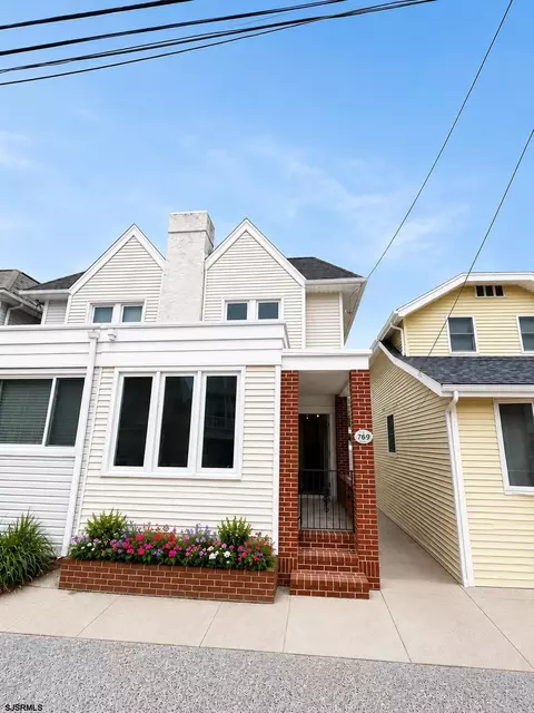 105 N Newport Ave, Ventnor City, NJ 08406