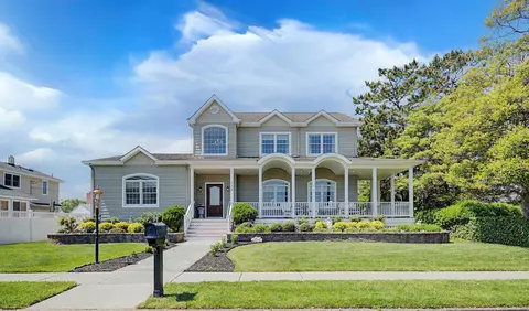 212 S 17th St, Brigantine, NJ 08203