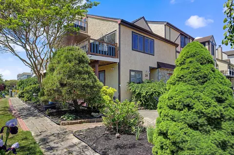 28 Bramble Dr, Brigantine, NJ 08203