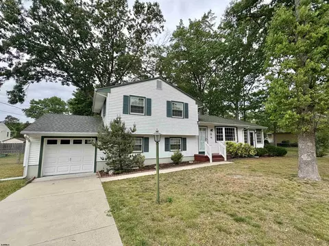 451 S Willow Ave, Galloway, NJ 08205