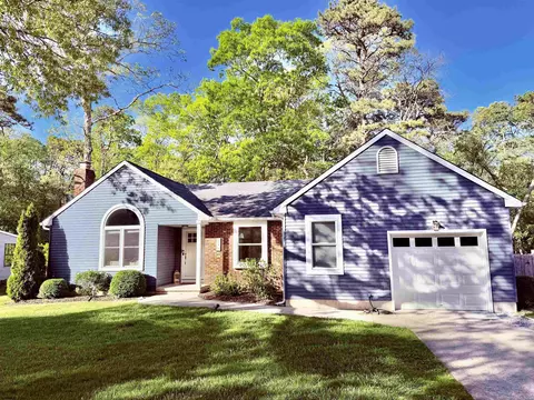 535 Holly Brook Dr, Galloway, NJ 08205