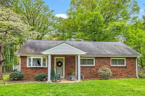 212 Dobson Ln, Cherry Hill, NJ 08003