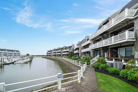 206 Harbour Cv #206, Somers Point, NJ 08244