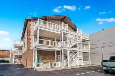 9609 Pacific Ave #8, Margate City, NJ 08402