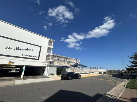 111 S Surrey Ave #101, Ventnor City, NJ 08406