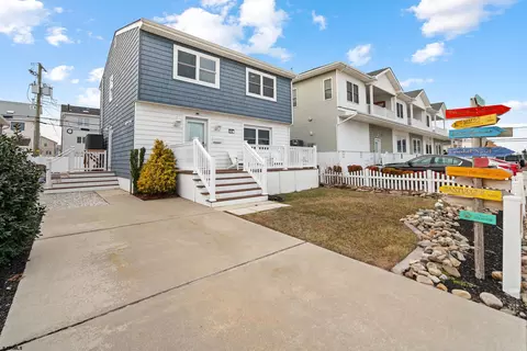 210 34th St #2, Brigantine, NJ 08203