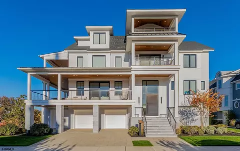 1 S Sumner Ave, Margate City, NJ 08402