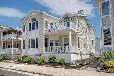 607 18th St #2, Ocean City, NJ 08226
