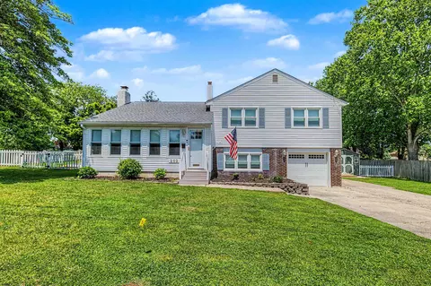 202 Helena Dr, Linwood, NJ 08221