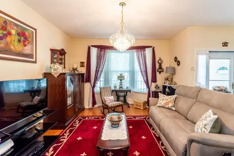 Living - 2 Derby Dr, Galloway, NJ 08205 photo 2 of 3