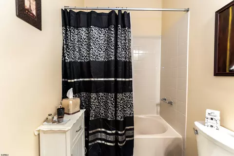 Bath - 2 Derby Dr, Galloway, NJ 08205 photo 2 of 4