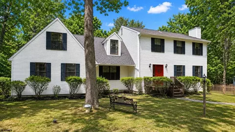 9 E Jimmie Leeds Rd, Galloway, NJ 08205