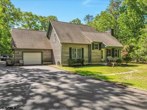 704 S 6th Ave, Galloway, NJ 08205